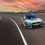 「犯罪者ども覚悟しろ、ACシュニッツアーのチューンは伊達じゃない! BMW M2の高速パトカー仕様だ!」の6枚目の画像ギャラリーへのリンク