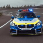 「犯罪者ども覚悟しろ、ACシュニッツアーのチューンは伊達じゃない! BMW M2の高速パトカー仕様だ!」の8枚目の画像ギャラリーへのリンク