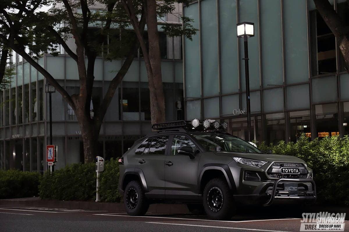 今どきsuv大人の嗜み このカスタムならやってみたい Vol 1 Us逆輸入 左ハンのrav4 画像ギャラリー 1枚目 全19枚 スタイルワゴン ドレスアップナビ