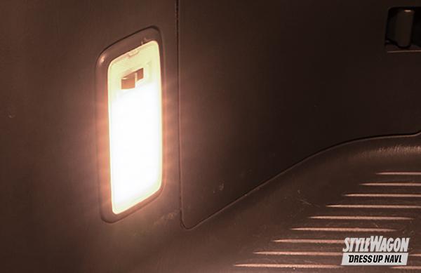 「車内灯フルセットで一撃LED化！【トヨタ・200系ハイエース】電球色があたたかくて心地良い」の7枚目の画像