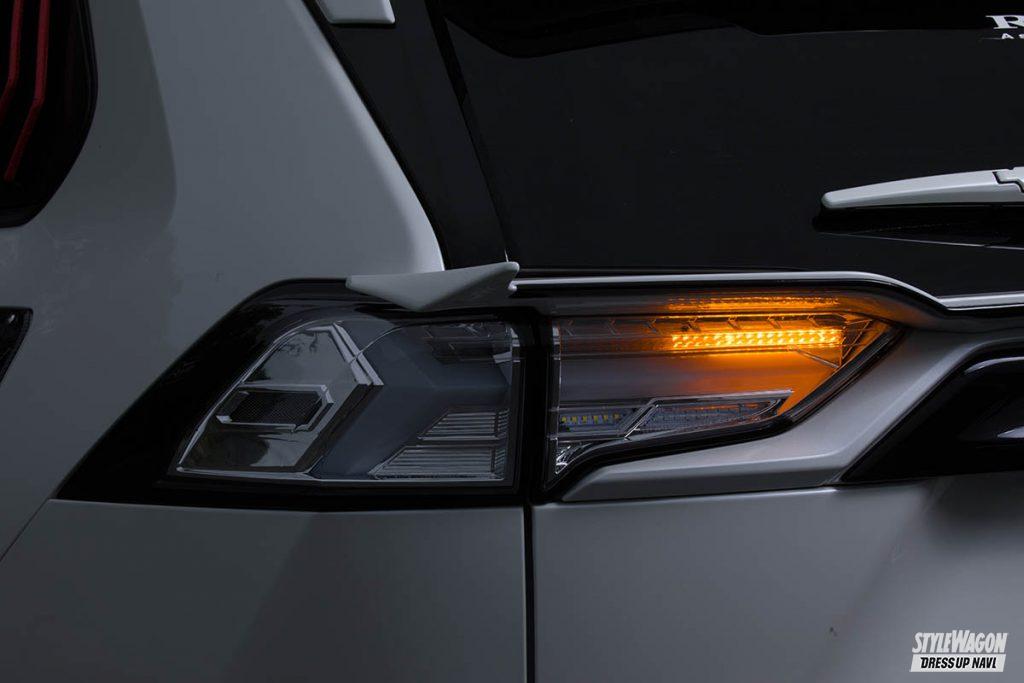「【この光は美しすぎる】トヨタ 50系RAV4用フルLEDテールランプが10月発売予定！　ウインカーも流れます」の11枚目の画像