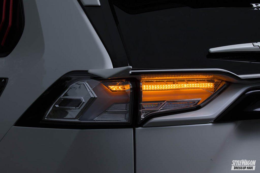 「【この光は美しすぎる】トヨタ 50系RAV4用フルLEDテールランプが10月発売予定！　ウインカーも流れます」の14枚目の画像