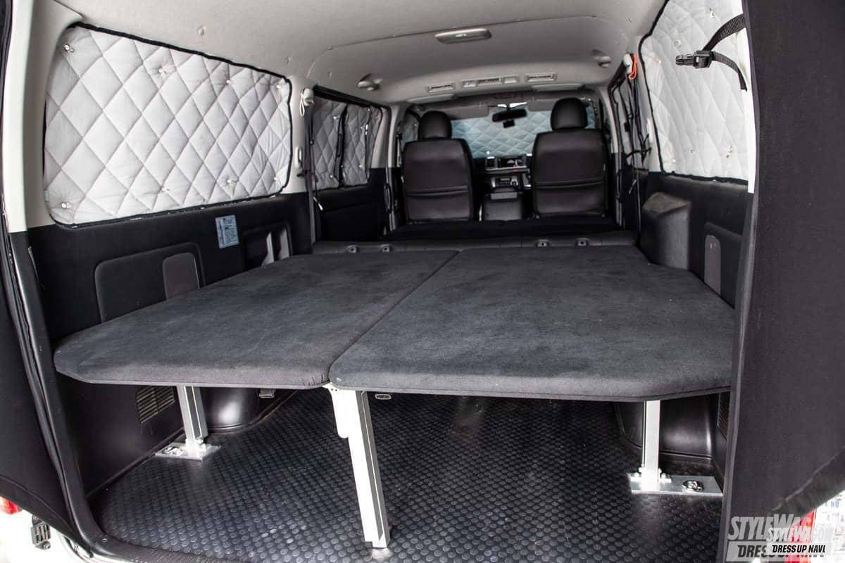 日除け雨除けにベッドキット 専用便利グッズ満載 トヨタ ハイエース Diy取り付けで手軽に車中泊仕様に変身 画像ギャラリー 16枚目 全24枚 スタイルワゴン ドレスアップナビ 日除け雨除けにベッドキット 専用便利グッズ満載 トヨタ ハイエース Diy取り付けで手軽に車中泊仕様に変身 画像ギャラリー 16枚目 全24枚 スタイルワゴン ドレスアップナビ