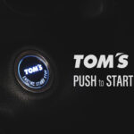 「ハリアーなどに適合！　エンジン始動から特別な時間が始まるトムス「プッシュスタートボタン」」の4枚目の画像ギャラリーへのリンク
