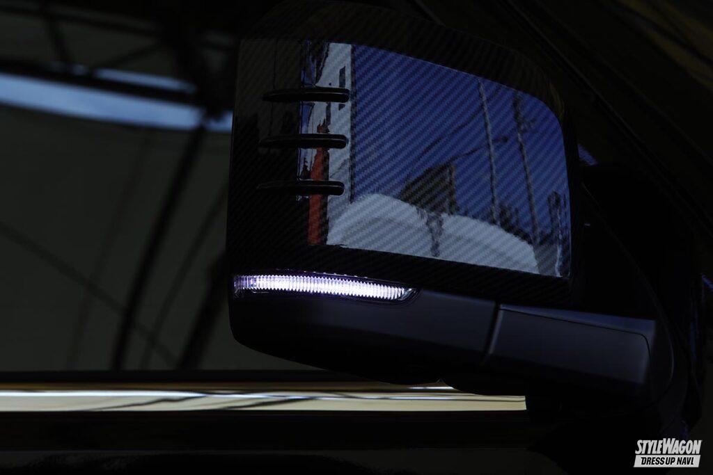 「【トヨタ・200系ハイエース】オープニングライト機能を搭載したドアミラーウインカー！　最新バージョンX（カイ）は、シンプルなクリアレンズ仕様!!」の4枚目の画像