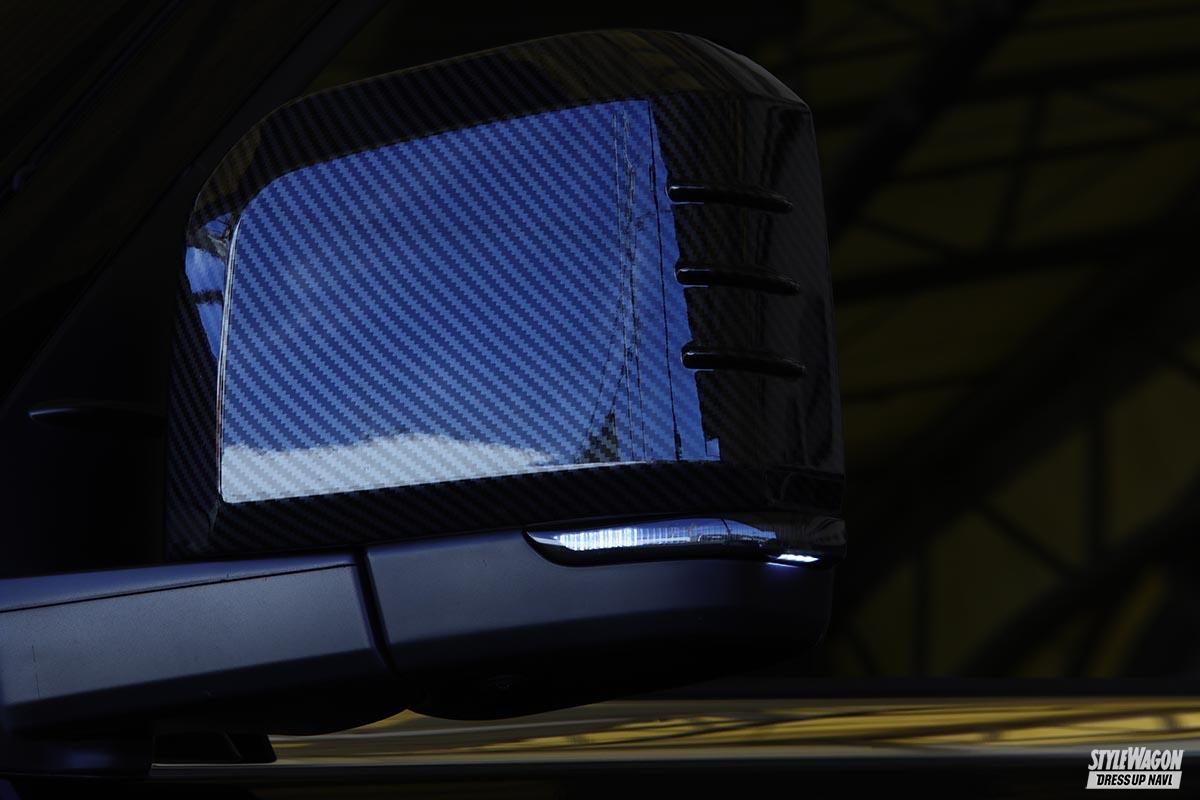 「【トヨタ・200系ハイエース】オープニングライト機能を搭載したドアミラーウインカー！　最新バージョンX（カイ）は、シンプルなクリアレンズ仕様!!」の4枚めの画像