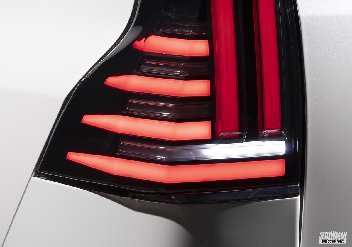「縦横ストライプのライトバーデザインが個性的！　ランボのランドクルーザープラド用LEDテールがかなり斬新」の11枚目の画像