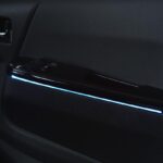 「【200系ハイエース・おすすめパーツ10選】16色のカラーチェンジ！　ハイエースの車内を自分好みにライトアップ可能なスカイビューナイトライン」の12枚目の画像ギャラリーへのリンク