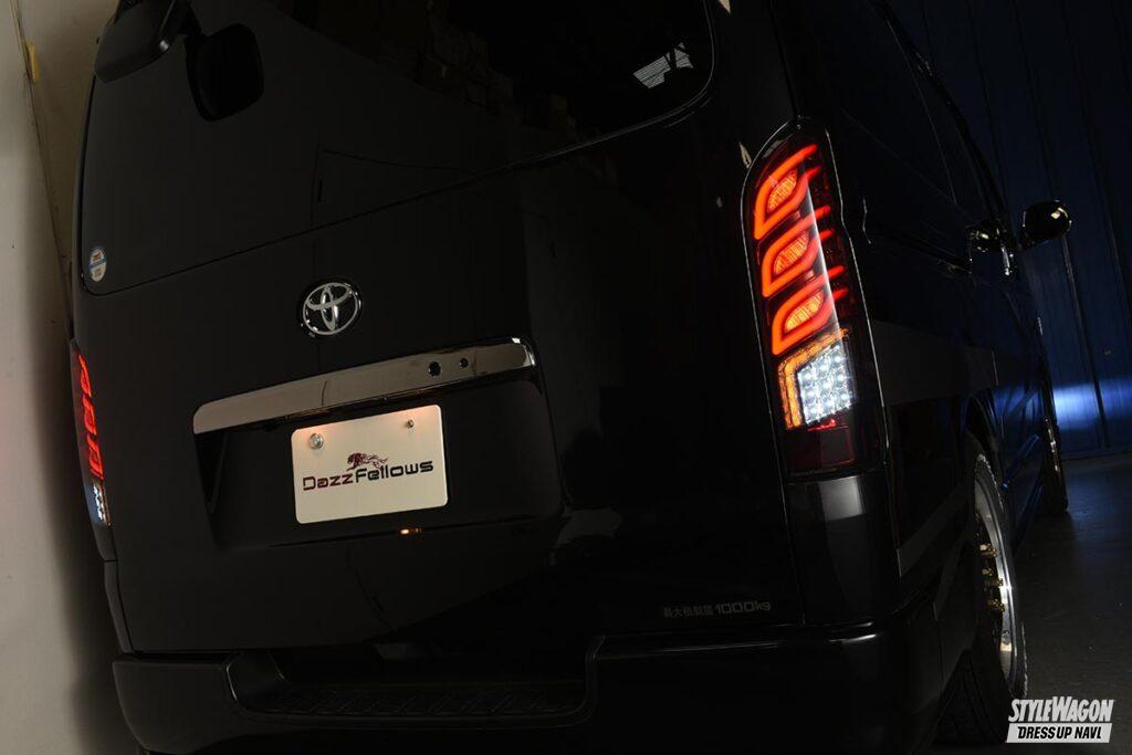 ハイエースのリアスタイルを一新! レーザーリアフォグを搭載した ハイエースのリアスタイルを一新! レーザーリアフォグを搭載した