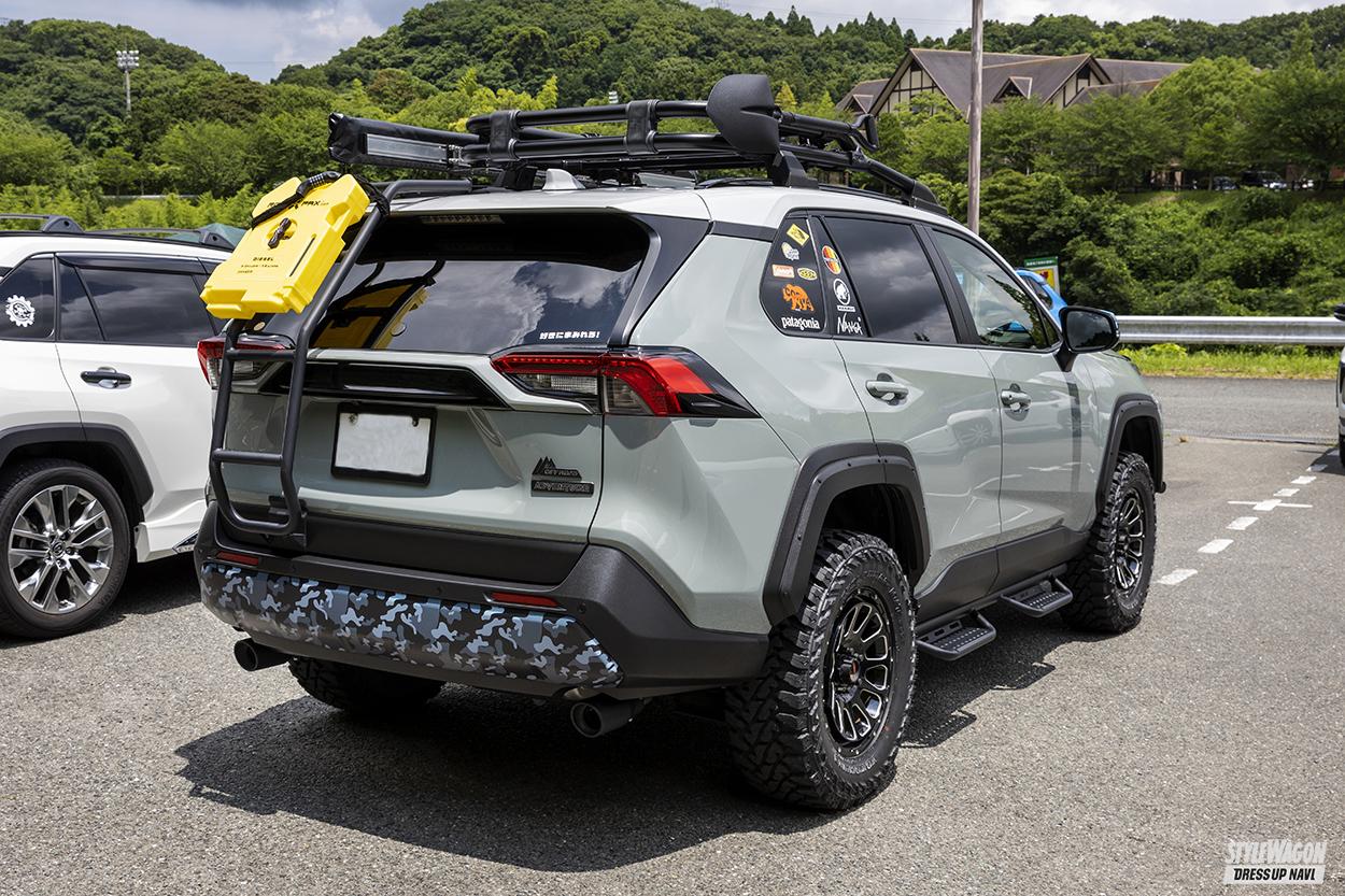 9選+4＞ガードバーはハイエース用を流用！ RAV4らしい、リアルオフ