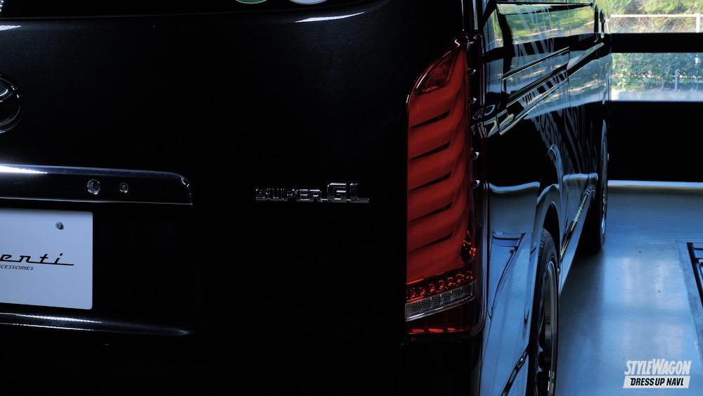 新品定番人気200系 ハイエース オープニング アクション LED ファイバー テール ランプ シーケンシャル ウィンカー 左右 新品 クリア × ブラック テールライト