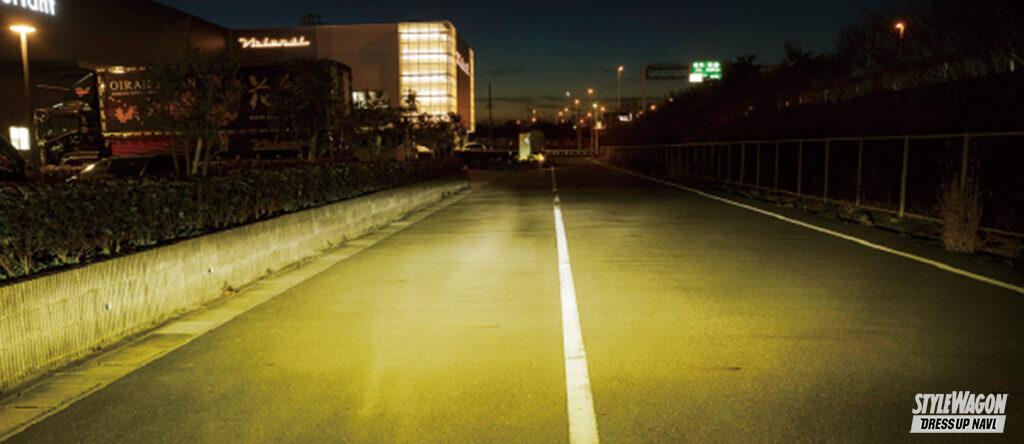 「路面をくっきり照らすイエローの光が視認性を大幅向上！　ハロゲンバルブ車に最適な、ヴァレンティのLEDヘッドフォグバルブで視界良好に！」の1枚目の画像