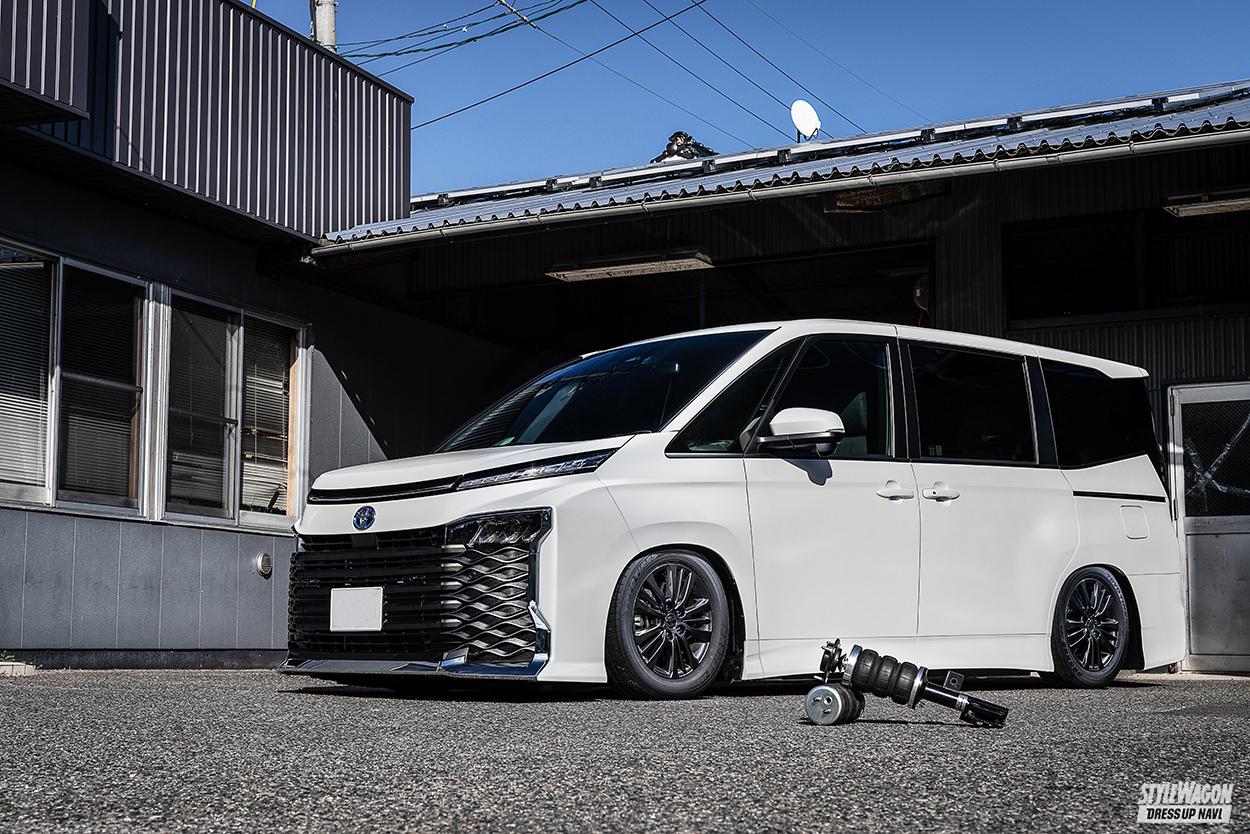 スイッチ操作で車高を上げ下げできる 新型トヨタ ヴォクシー用のエアサスペンションが ボルドワールドからデビュー スタイルワゴン ドレスアップナビ スイッチ操作で車高を上げ下げできる 新型トヨタ ヴォクシー用のエアサスペンションが ボルドワールドからデビュー スタイルワゴン ドレスアップナビ