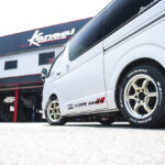 「ADVANスピリッツをフル注入！　ADVAN Racing RG-D2  for HIACE は200系の為に仕立てたスポーツモデル【200系ハイエースに履かせたい運命の1本を探す！ #012】」の1枚目の画像ギャラリーへのリンク