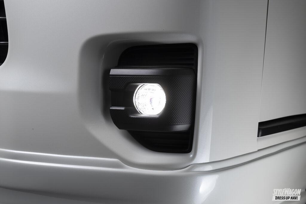 「5.5倍の明るさ！　ヴェレーノ のLEDフォグランプで、夜道の視界も良好です！ トヨタ200系ハイエース」の9枚目の画像