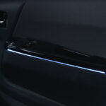「選べる16色の調光機能付き！　アベストのスカイビューナイトラインで、トヨタ200系ハイエースの車内をムーディにライトアップ」の10枚目の画像ギャラリーへのリンク