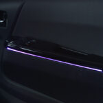 「選べる16色の調光機能付き！　アベストのスカイビューナイトラインで、トヨタ200系ハイエースの車内をムーディにライトアップ」の11枚目の画像ギャラリーへのリンク