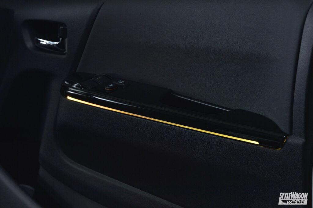「選べる16色の調光機能付き！　アベストのスカイビューナイトラインで、トヨタ200系ハイエースの車内をムーディにライトアップ」の12枚目の画像