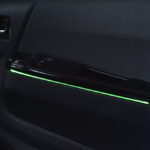 「選べる16色の調光機能付き！　アベストのスカイビューナイトラインで、トヨタ200系ハイエースの車内をムーディにライトアップ」の13枚目の画像ギャラリーへのリンク