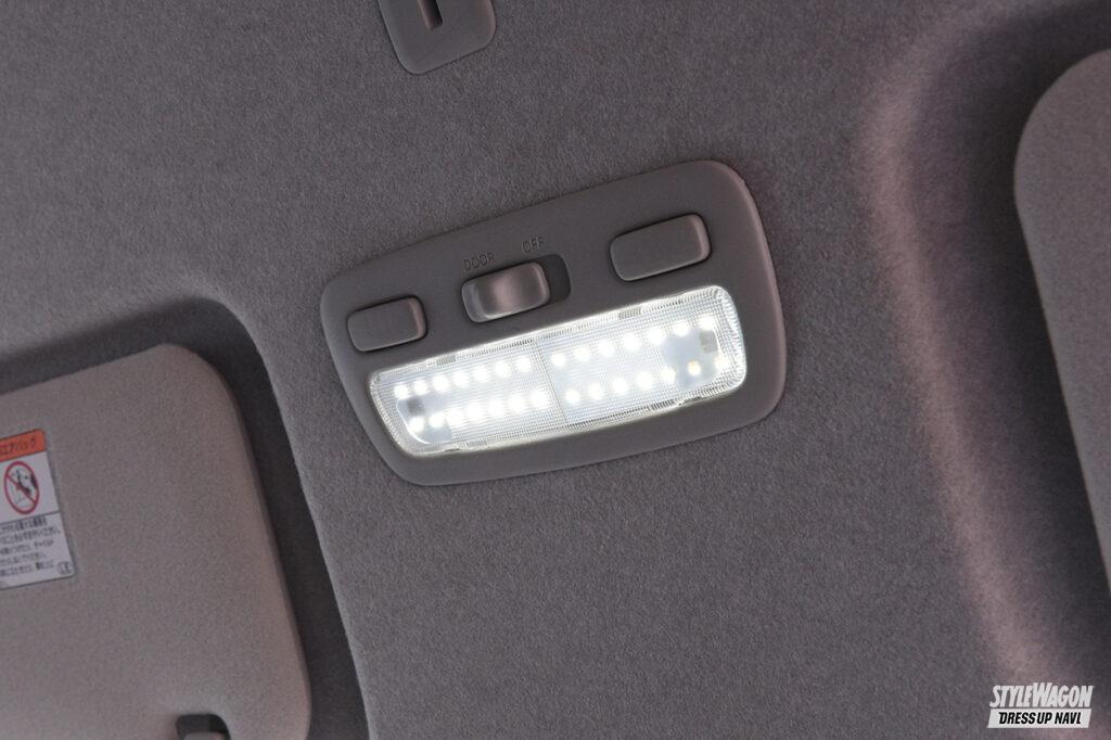 「点灯色の切り替えだけでなく、10段階で明るさ調整も可能！　ギャラクスのLEDルームランプセットが便利すぎる！ トヨタ200系ハイエース」の6枚目の画像