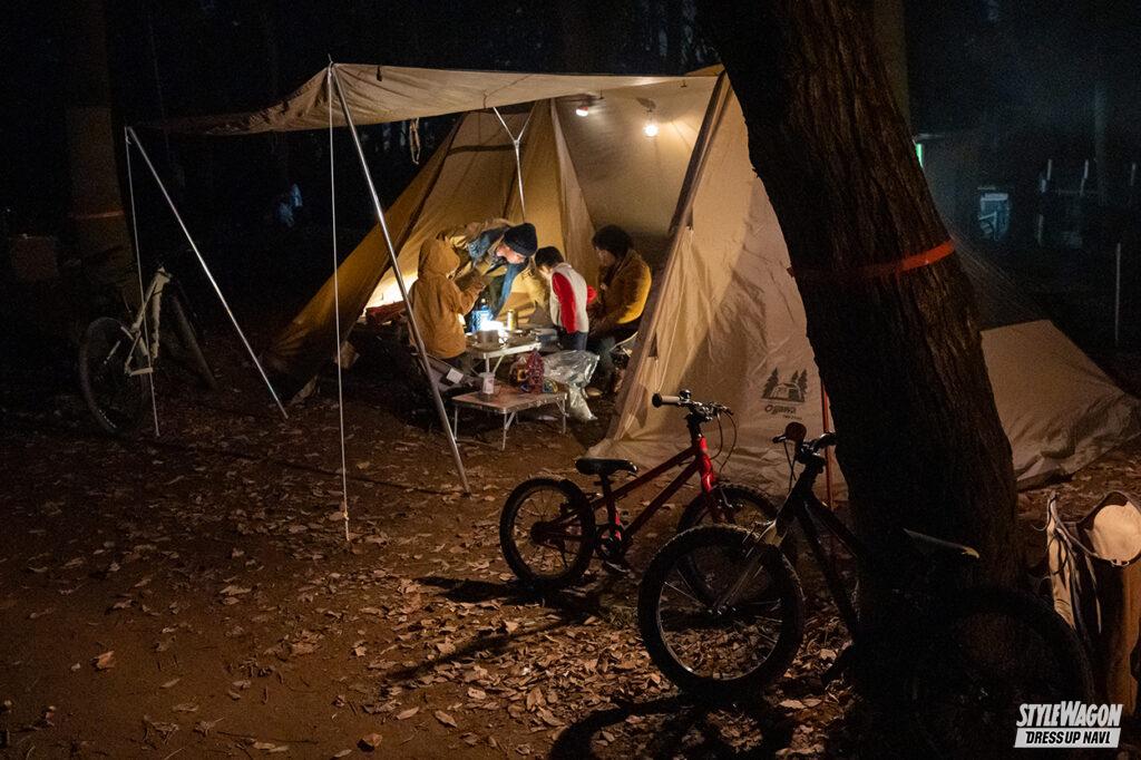 「MTB FUNイベント前夜祭で開催された”北欧キャンプ体験”、シンプルで無駄のないアウトドアスタイルを満喫　#オシャレで便利なクルマ系ギア第16弾【番外編】」の12枚目の画像