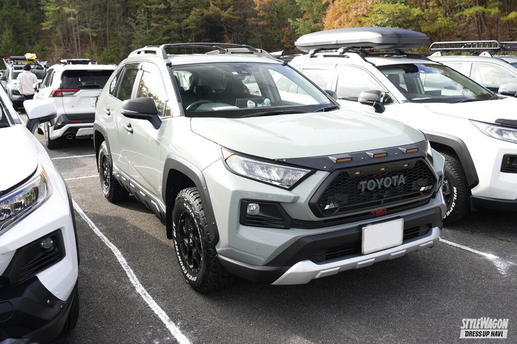 「ダミーピアスの使い方が絶妙です！  野暮ったい樹脂製パーツでワイルド感をプラス！｜RAV4ミーティング in 広島」の1枚目の画像