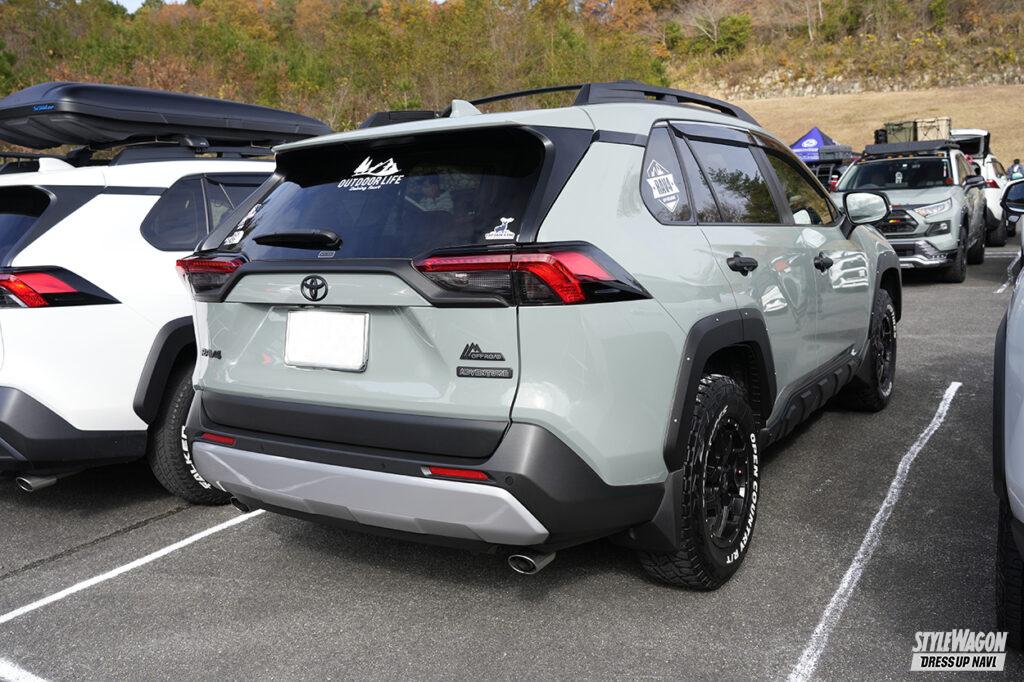 「ダミーピアスの使い方が絶妙です！  野暮ったい樹脂製パーツでワイルド感をプラス！｜RAV4ミーティング in 広島」の2枚目の画像