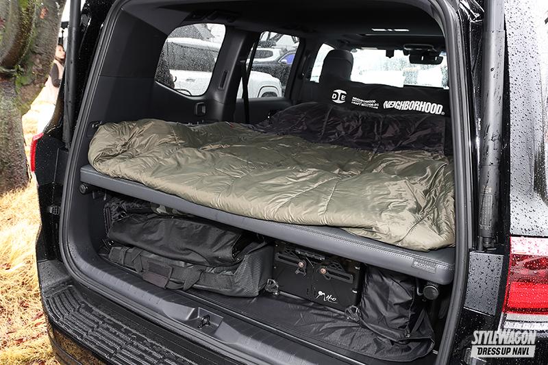 「ランドクルーザーで車中泊！ ぐっすり寝られるベッドキットに大満足」の4枚目の画像