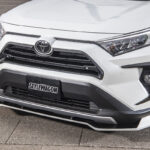 「RAV4は車高を落としたスタイルも格好いい！  薄く躍動的なエアロパーツでスポーティに！」の3枚目の画像ギャラリーへのリンク