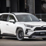 「RAV4は車高を落としたスタイルも格好いい！  薄く躍動的なエアロパーツでスポーティに！」の7枚目の画像ギャラリーへのリンク