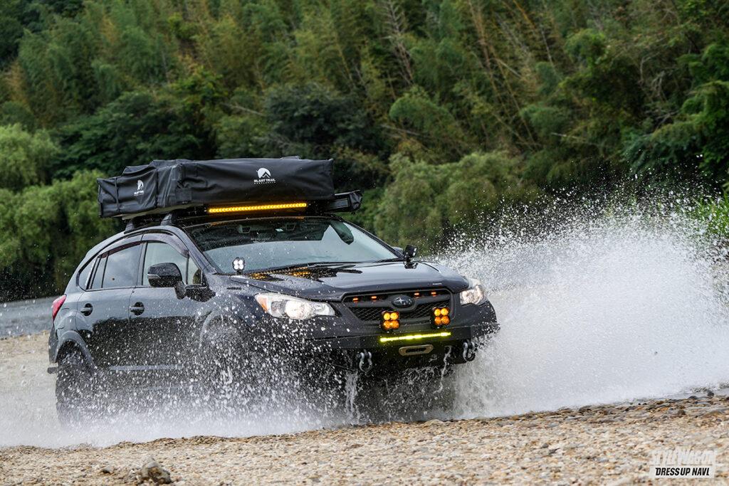 素人 高速道SA野外露出