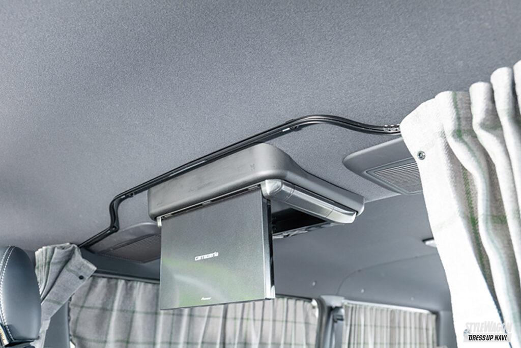 「まるでリビング！  車中泊に最適なレガンスのハイエース用遮光カーテンセットはオシャレなタータンチェック柄！」の9枚目の画像