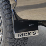 「【RICK’S・ハイラックス】縞板鋼板採用のスキッドプレートが「ギア感」爆アゲ！」の10枚目の画像ギャラリーへのリンク