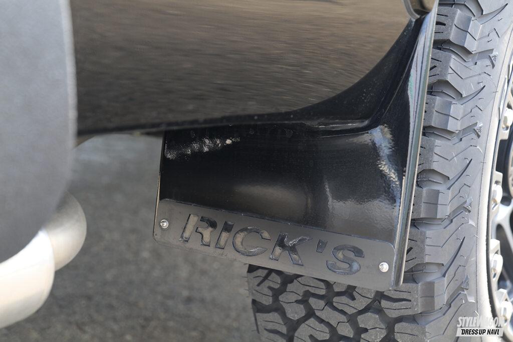 「【RICK’S・ハイラックス】縞板鋼板採用のスキッドプレートが「ギア感」爆アゲ！」の11枚目の画像