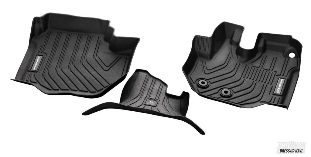 「ゴミや汚れをこぼさない！ シルクブレイズのハイエース専用マットは樹脂製3D立体形状！」の2枚目の画像