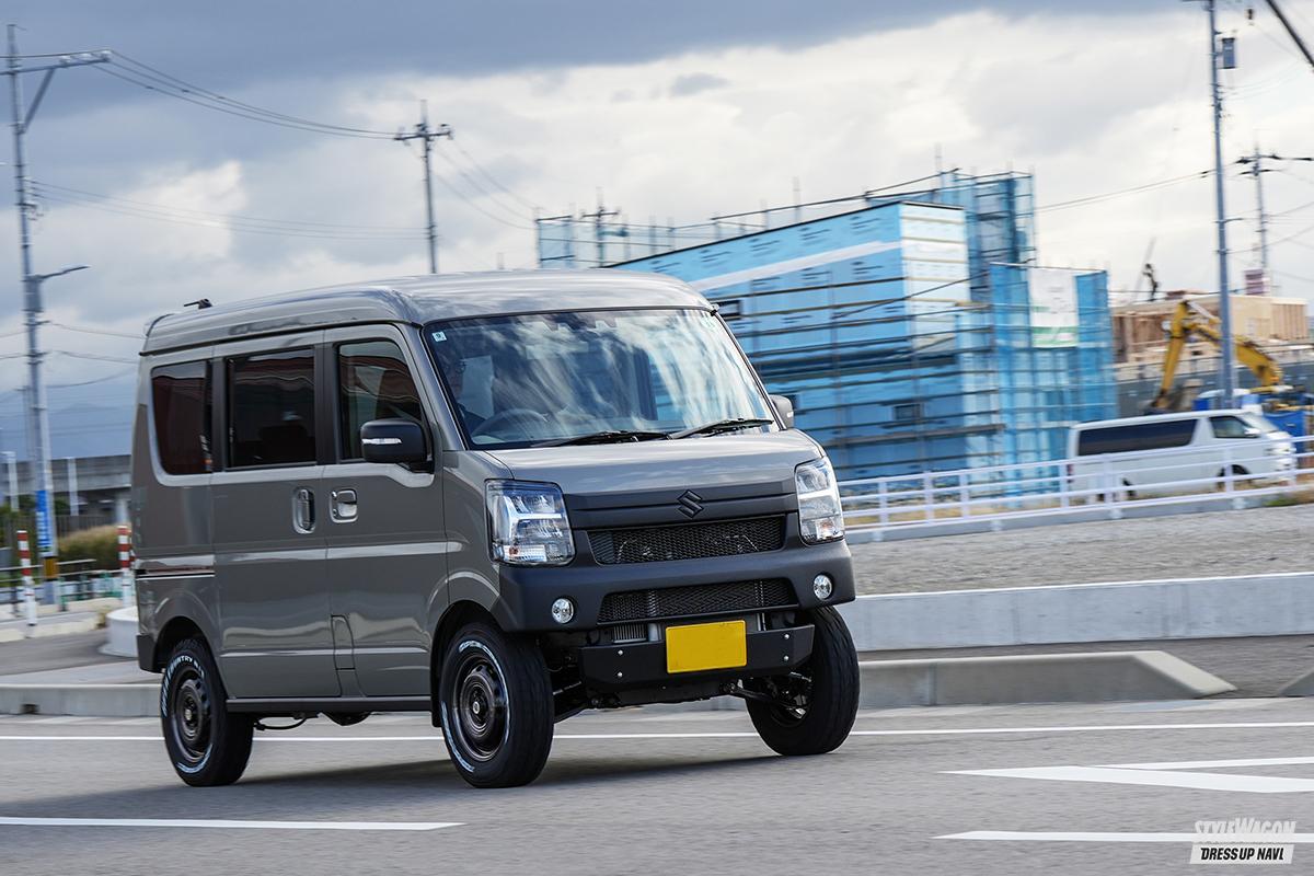 【244万円〜】リフトアップした「エブリイ」が車検もOK!! 構造変更不要でそのまま乗れる！ 日常メンテも中長期的にバックアップ | 画像ギャラリー  ( 3枚目 / 全13枚 ） ｜ スタイルワゴン・ドレスアップナビ