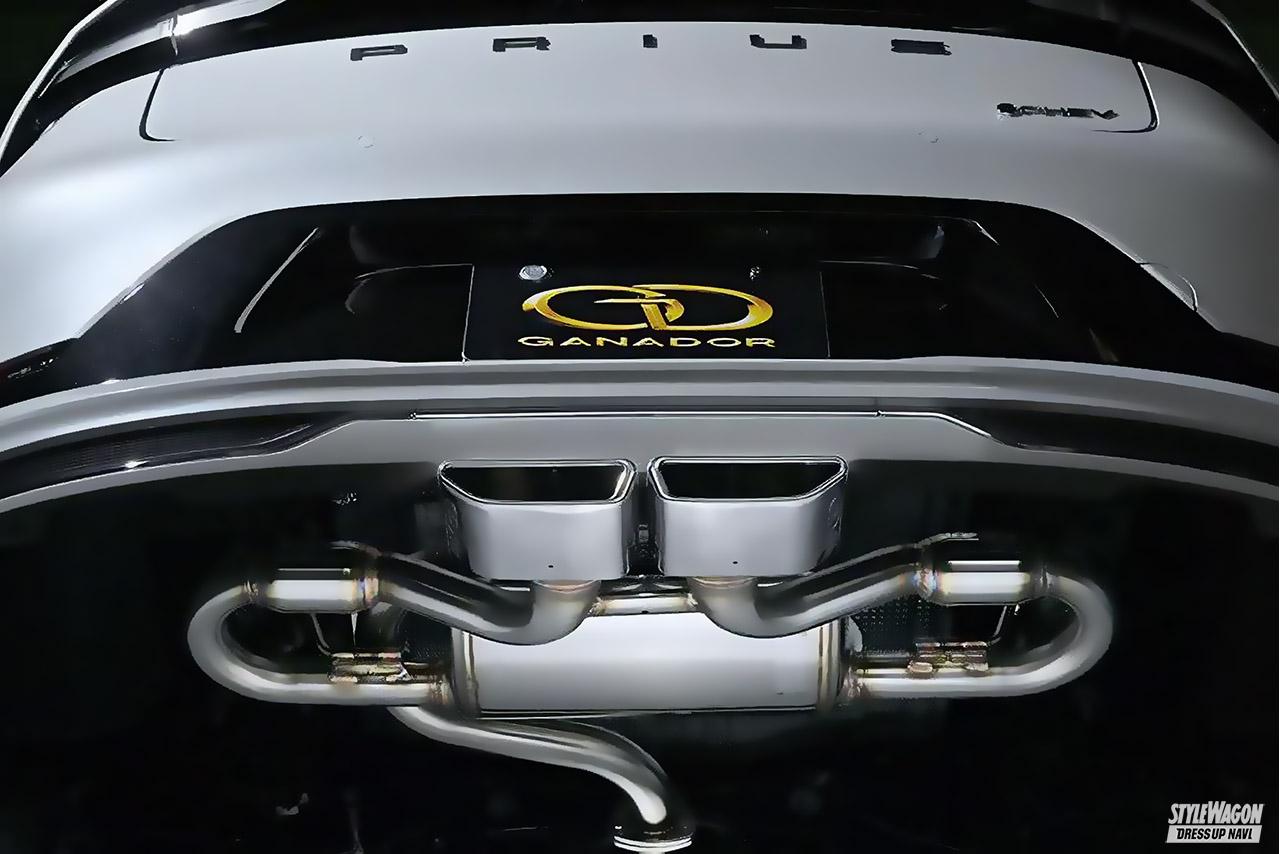 【徹底解説】トヨタ プリウス60系 カスタム最前線!スタイリッシュなマフラーから機能性パーツまで