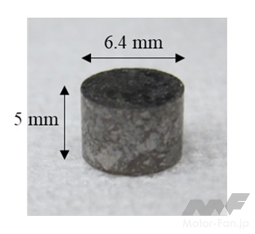 「東芝：少ないレアアース量でネオジムボンド磁石と同等磁力を持つサマリウム鉄系等方性ボンド磁石を開発」の1枚目の画像