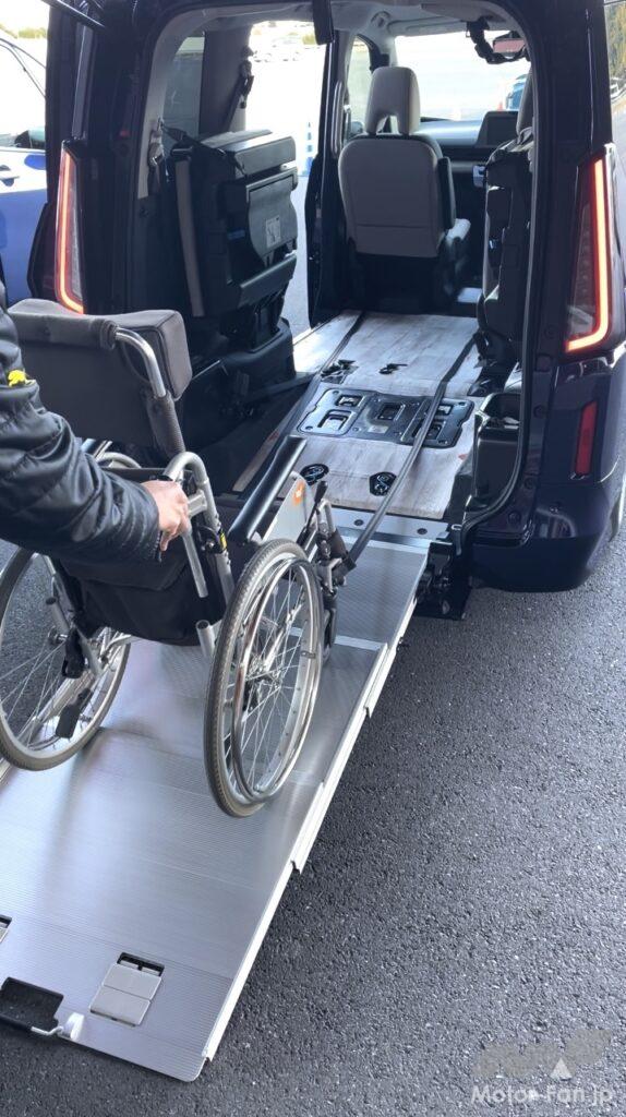 「日産・新型セレナに車椅子を載せる：LVシリーズのテクノロジー」の14枚目の画像