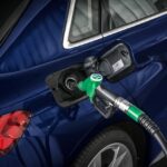 「アウディが再生可能燃料「R33ブルーディーゼル」、「R33ブルーガソリン」を給油して新車販売。化石燃料比でCO₂排出量を20%以上削減」の1枚目の画像ギャラリーへのリンク