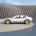 「BMWがCES 2023において新世代3ボックスセダン「BMW i Vision Dee」を公開。フロントガラス全幅をヘッドアップディスプレイに採用」の1枚目の画像ギャラリーへのリンク