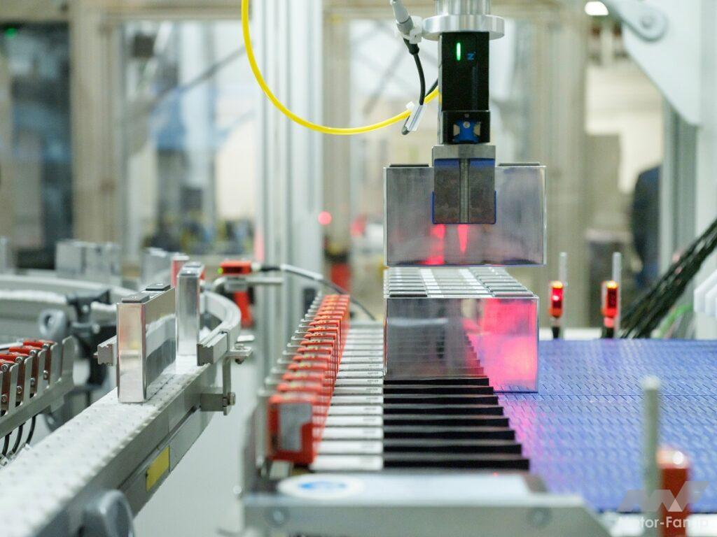 「BMWグループのドイツ・ライプツィヒ工場で電子部品生産が拡大」の1枚目の画像
