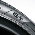 「横浜ゴムがEV用タイヤを示す専用マーク「E+」刻印を新たに導入」の1枚目の画像ギャラリーへのリンク