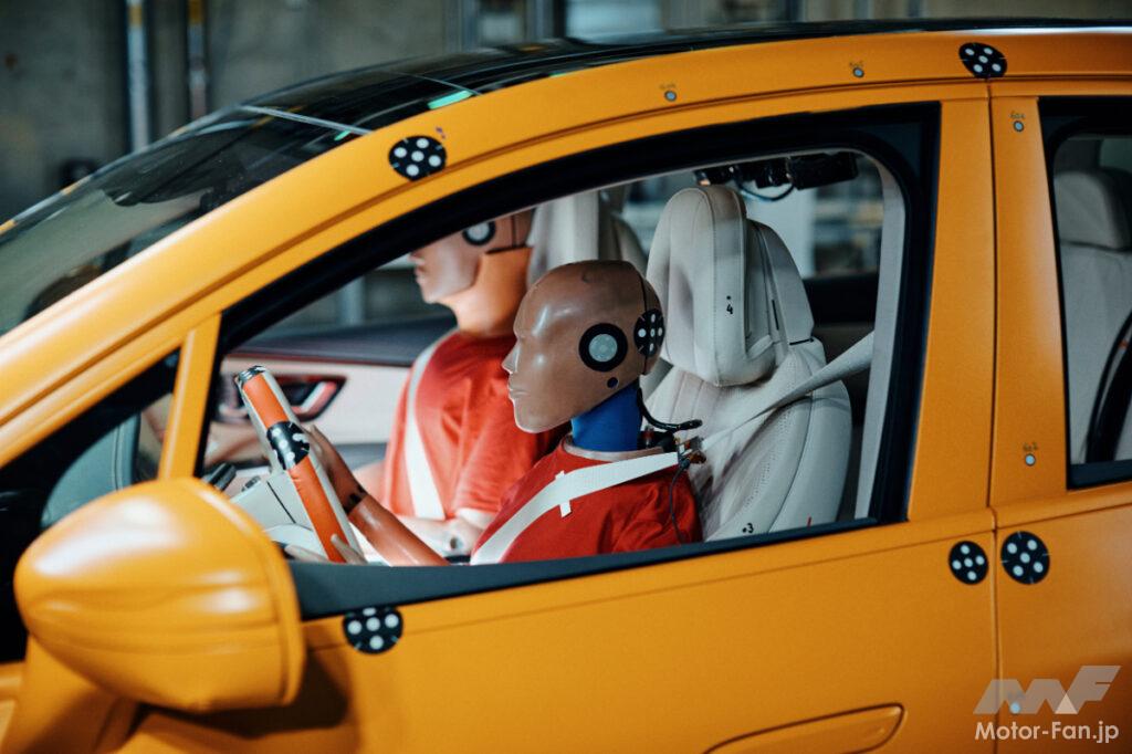「【世界初】メルセデス・ベンツ、2台の電気自動車による前面オフセット衝突試験を実施」の10枚目の画像