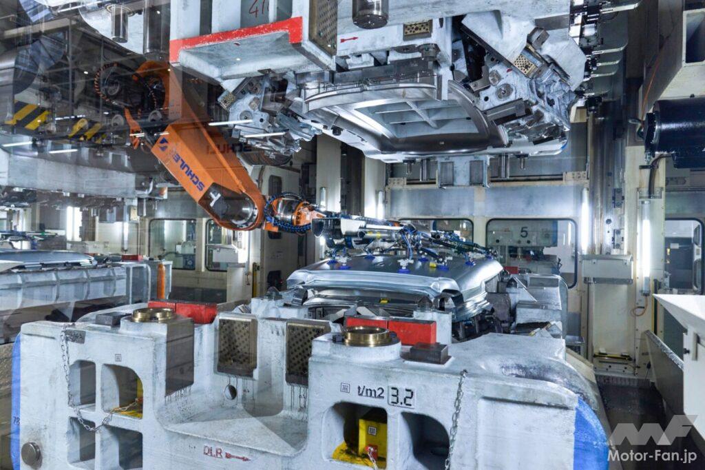 「新型MINIカントリーマンが、BMW・ライプツィヒ工場にて製造開始。電動車の製造能力を高めた同工場にて3種のパワートレインを搭載」の13枚目の画像