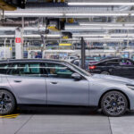 「BMW、ドイツ・ディンゴルフィング工場にて新型5シリーズ・ツーリングの生産を開始」の7枚目の画像ギャラリーへのリンク