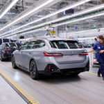 「BMW、ドイツ・ディンゴルフィング工場にて新型5シリーズ・ツーリングの生産を開始」の9枚目の画像ギャラリーへのリンク