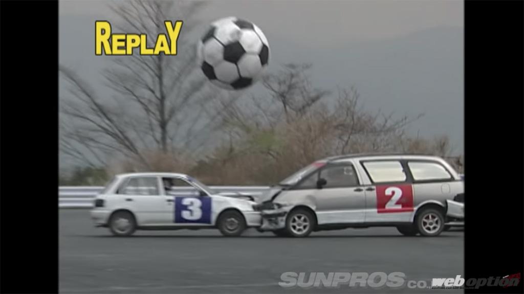 「「ルール無用！クラッシュ上等！」伝説の自動車サッカー前半戦【V-OPT】」の2枚目の画像