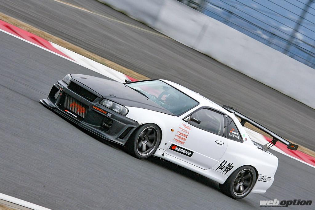 「「かつての筑波名物GT-Rを富士で試す！」圧倒的な速さを見せつける超バランス仕様のBNR34」の4枚目の画像