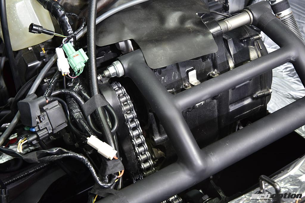 「「トヨタiQのリヤにニンジャZX-14Rのエンジンを搭載!?」強烈すぎるチョロQ風ミニGRヤリスの衝撃【東京オートサロン2022】」の4枚目の画像